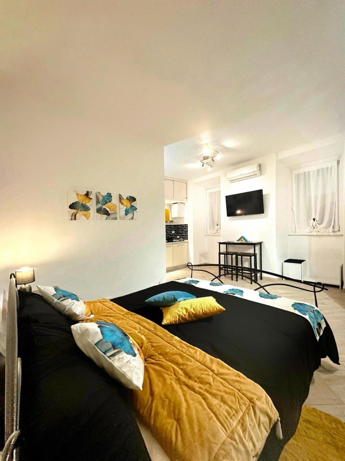 Apartment Maloma Intero Fronte Metro A